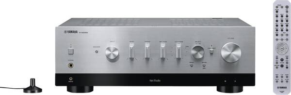 Yamaha R-N1000A silber Gerät von vorne mit Zubehör