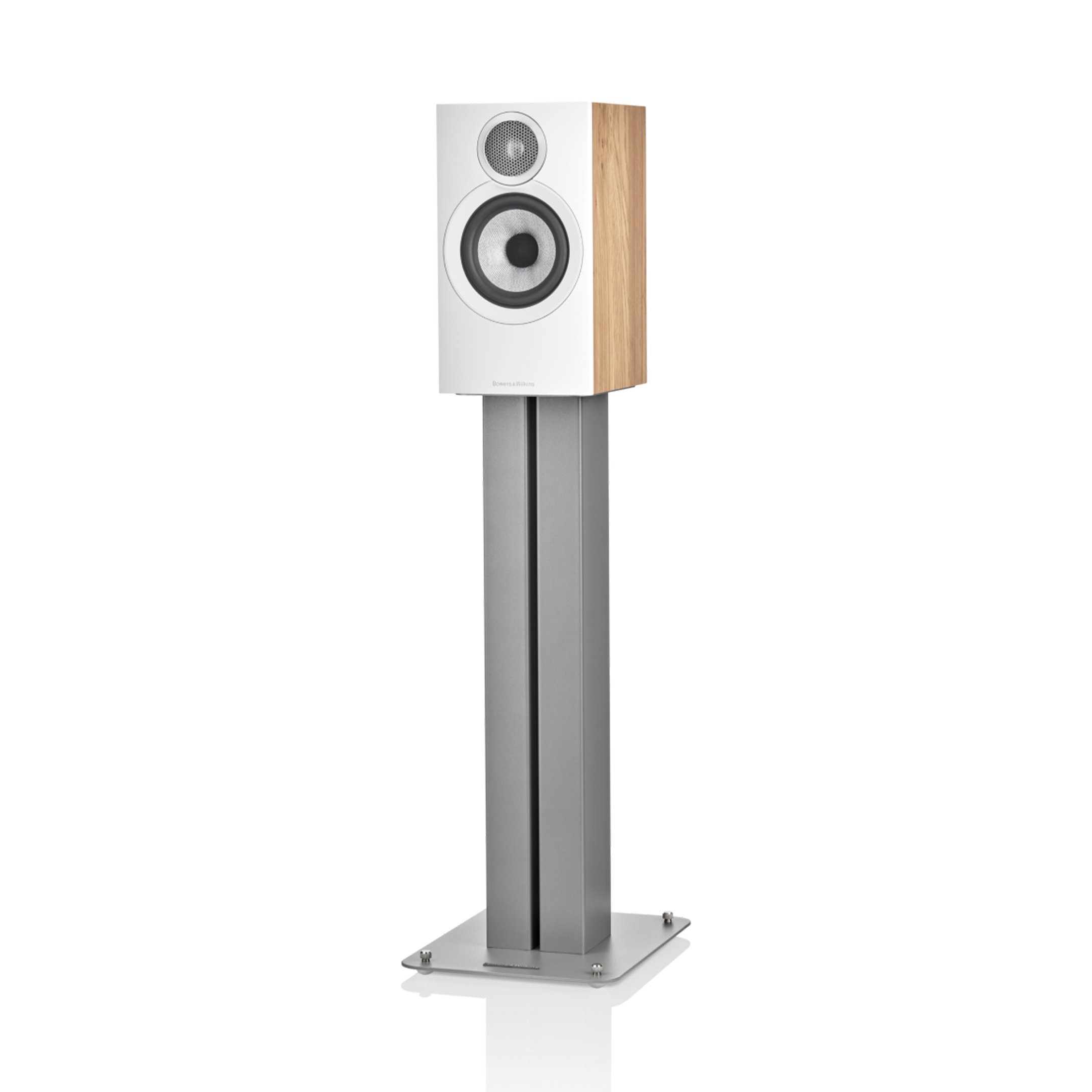 Bowers & Wilkins 607S3 - Eiche - Stückpreis Lautsprecher von vorne schräg